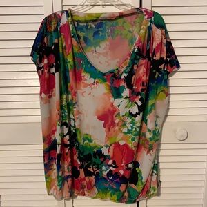 5/$30 - Pretty Floral Shirt